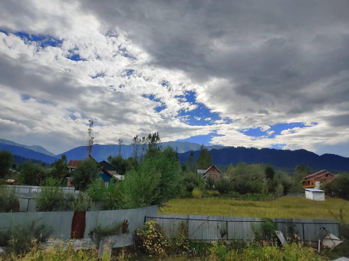 The Gulmarg Gateway Resort Srīnagar Esterno foto