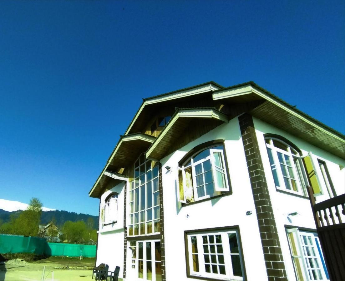 The Gulmarg Gateway Resort Srīnagar Esterno foto