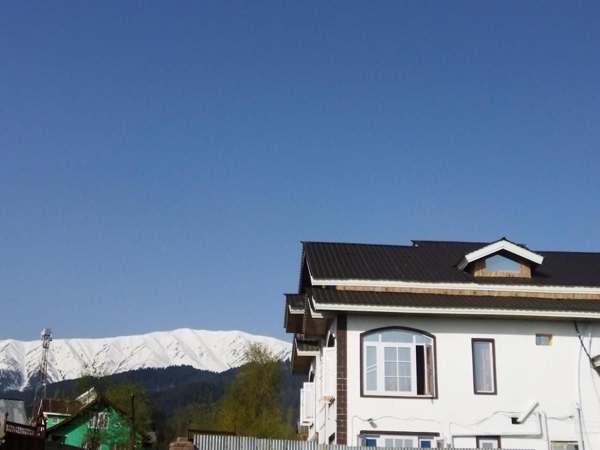 The Gulmarg Gateway Resort Srīnagar Esterno foto
